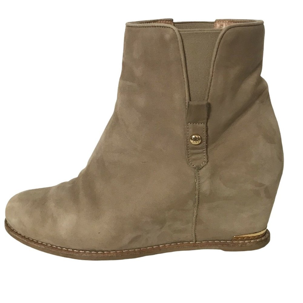 Stuart Weitzman Size 6.5 Tan Suede Wedge Ankle Bootie Pull On Leather Super Soft